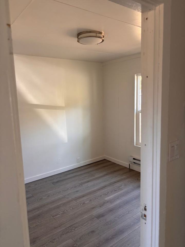 144 Onyx St - Photo 6 of 12