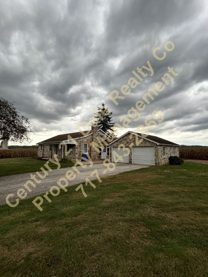 3221 Conewago Rd - Photo 2 of 22