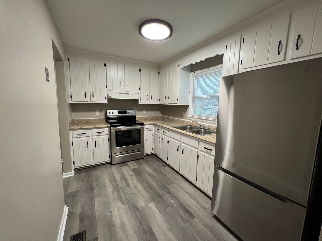 255B Union St - Photo 4 of 12