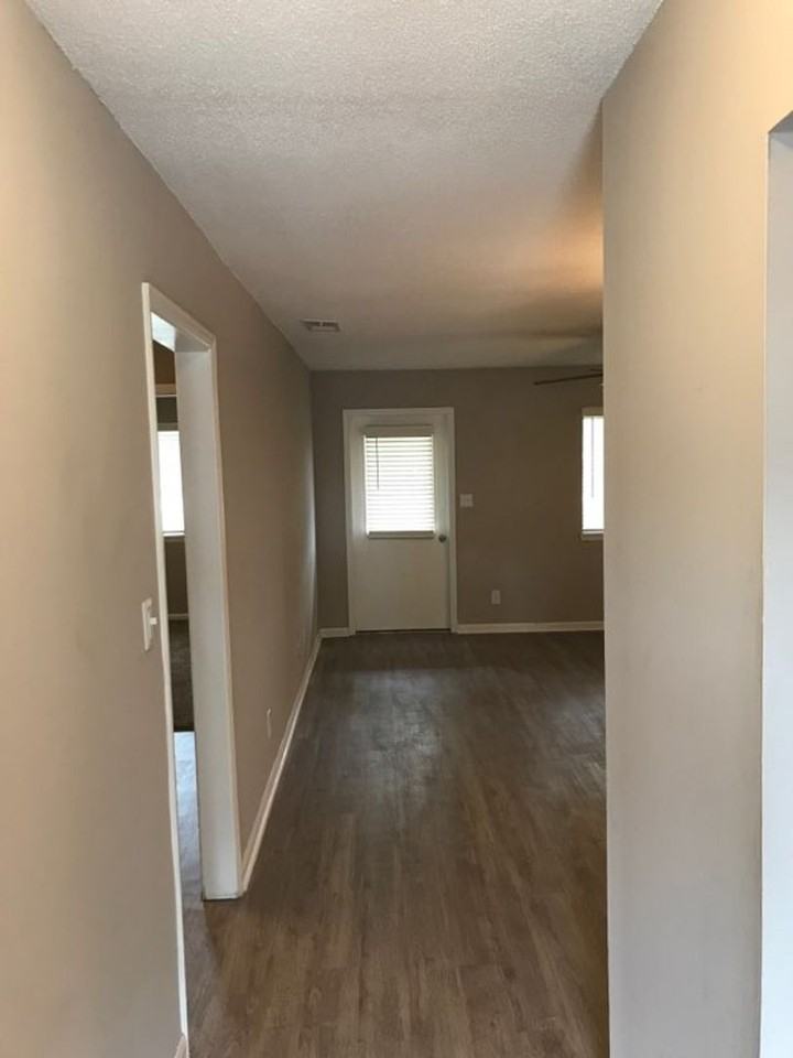 Jac Lyn Apartments - Photo 4 of 23