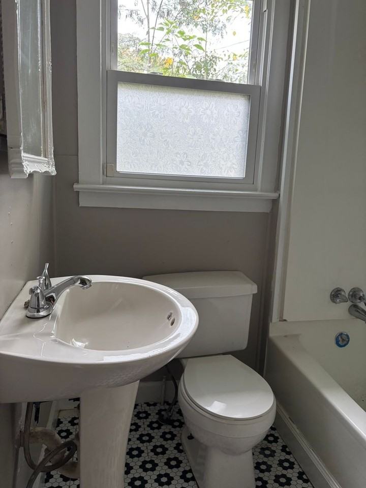 204 Flora Cir #102 - Photo 3 of 7