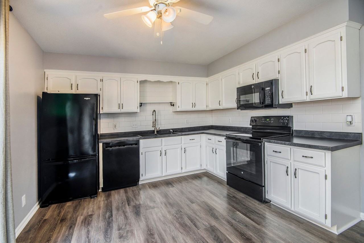 217 Stonebridge Ln - Photo 6 of 18