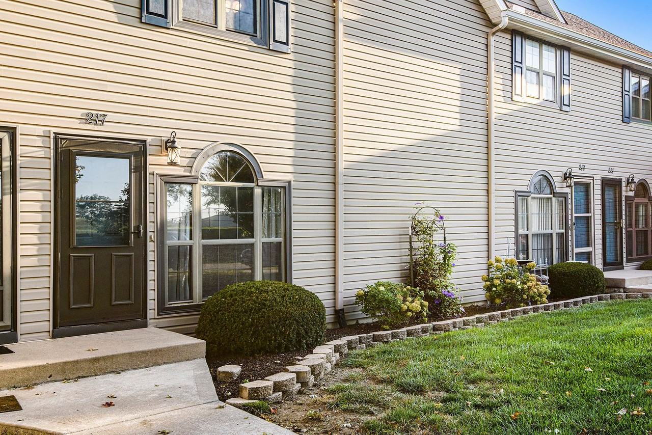 217 Stonebridge Ln - Photo 4 of 18