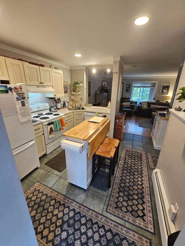 16 Hillcrest W - Photo 2 of 16