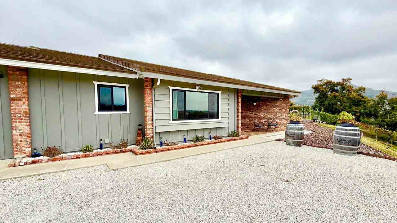 3266 Westmont Dr - Photo 2 of 41