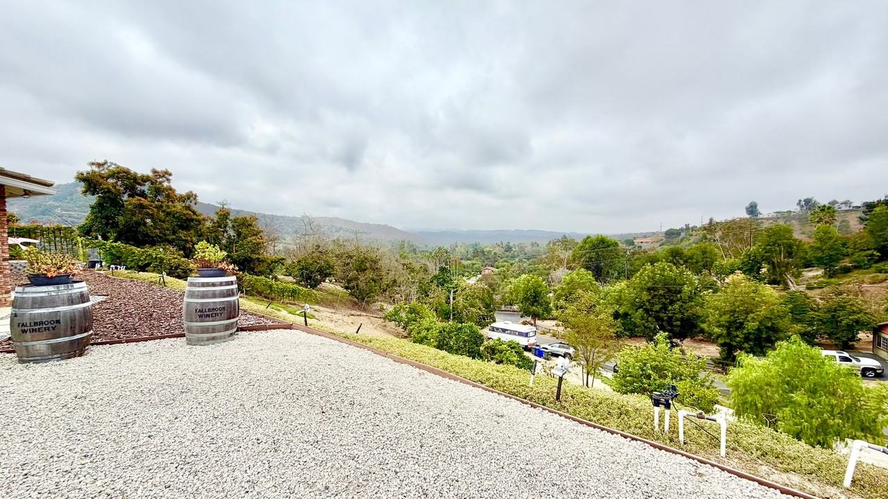 3266 Westmont Dr - Photo 3 of 41