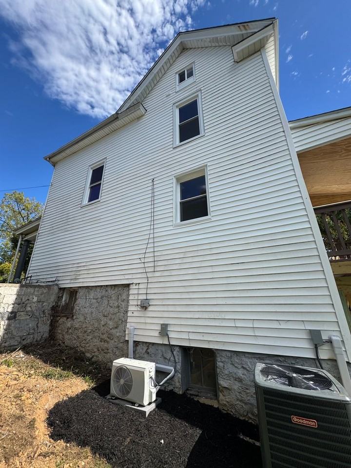 912 Patterson Ave Sw - Photo 4 of 25