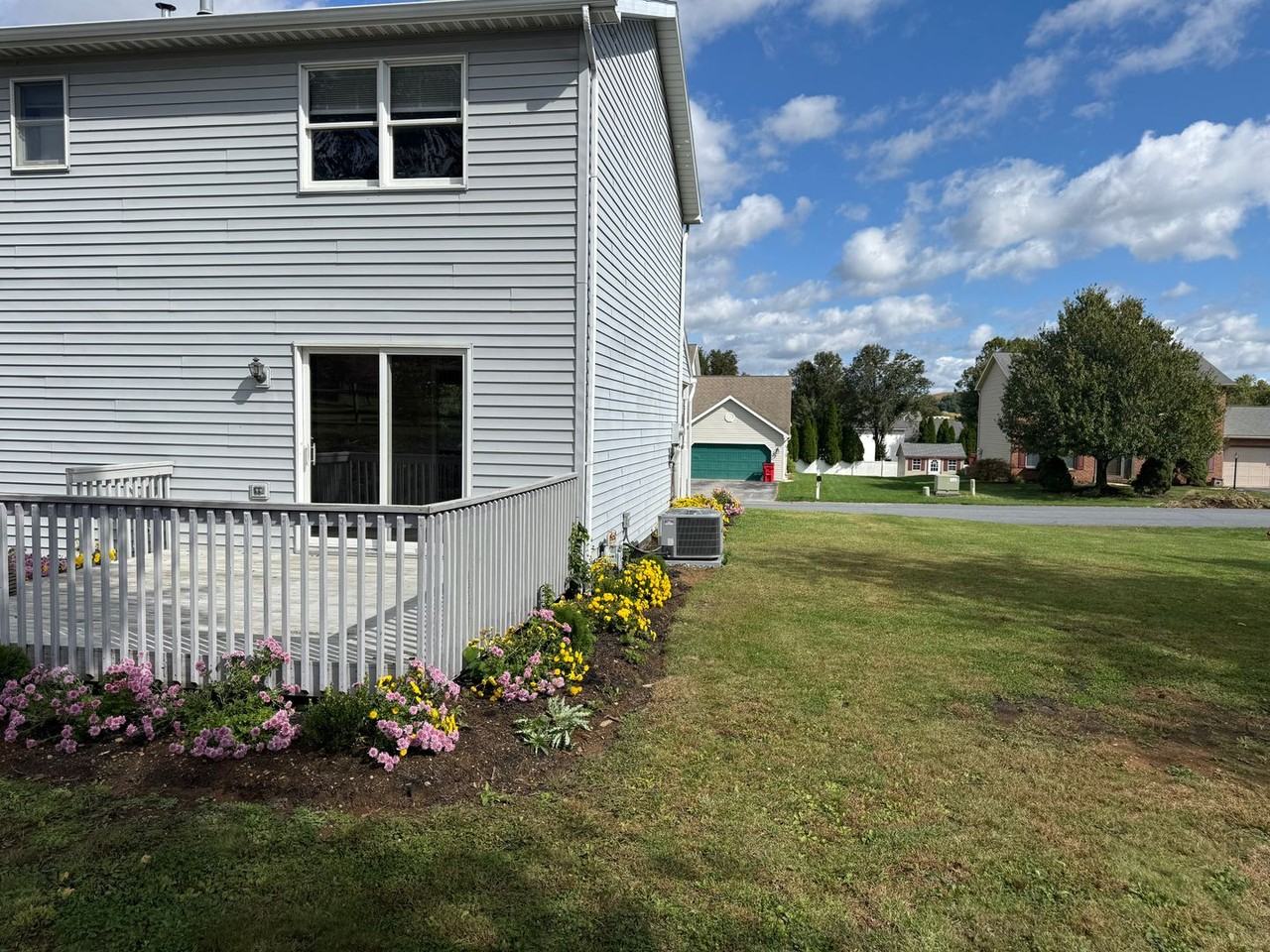 1560 Buttercup Dr - Photo 5 of 32