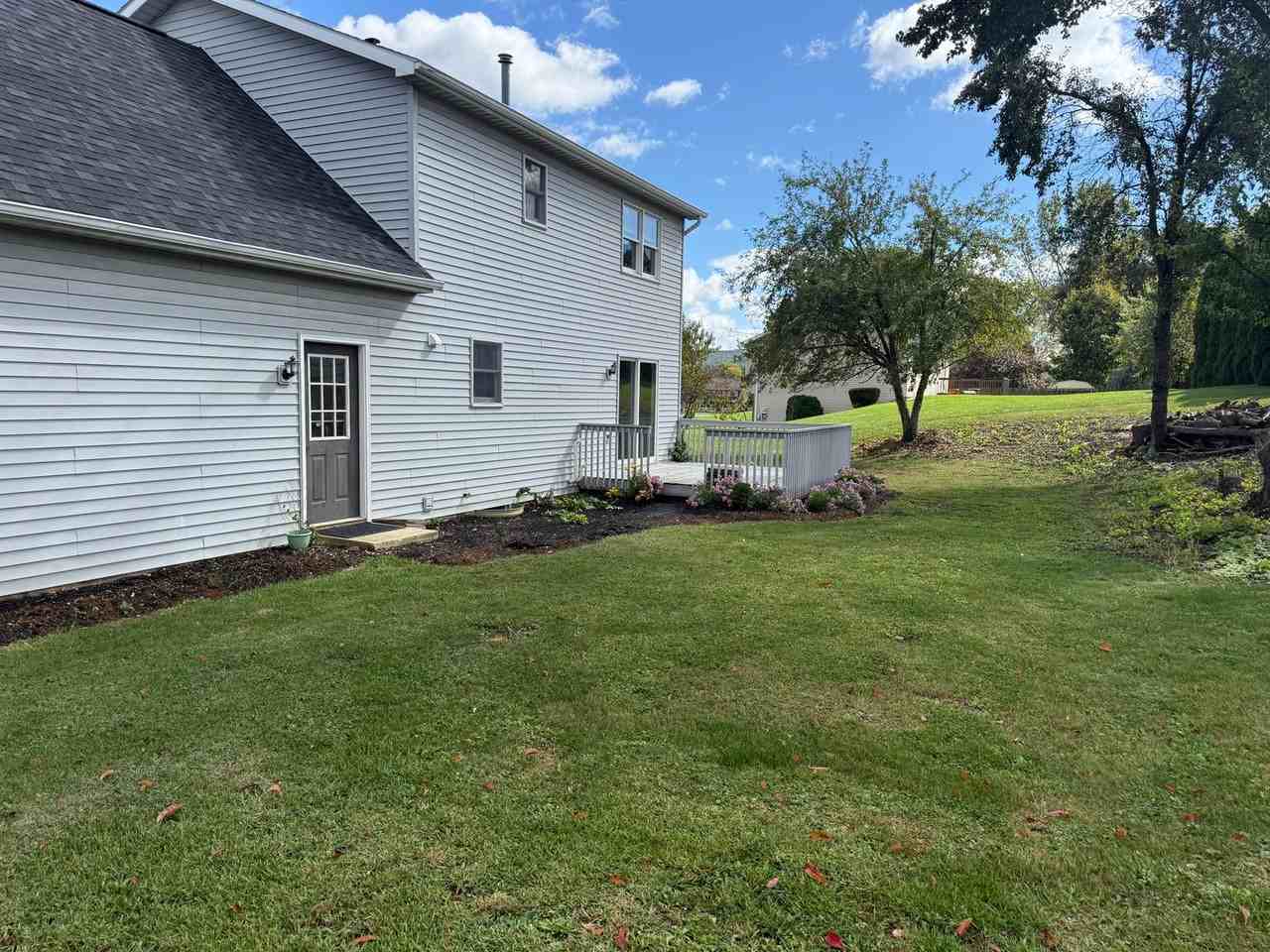 1560 Buttercup Dr - Photo 7 of 32