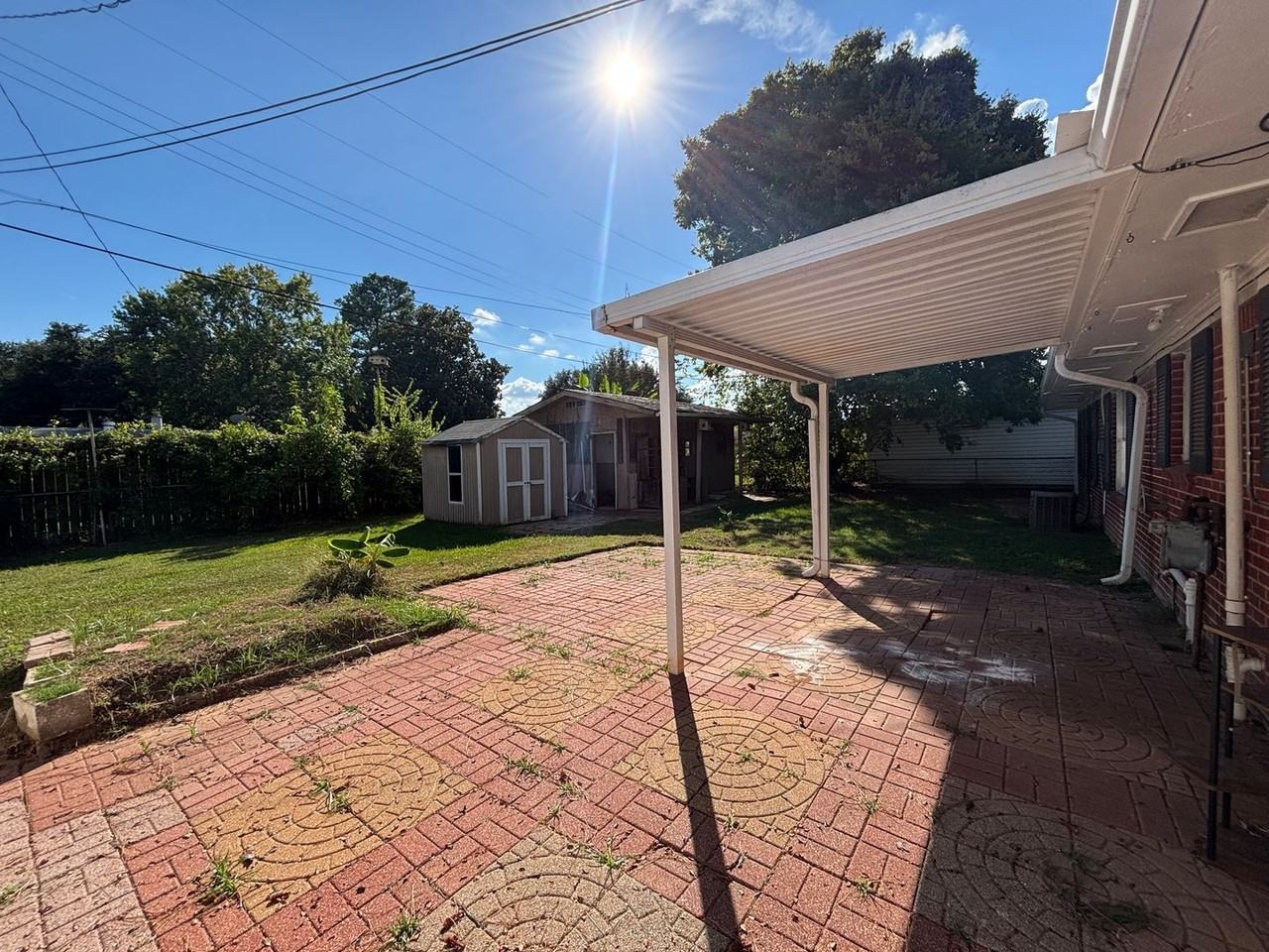 1210 Caroline Dr - Photo 5 of 13