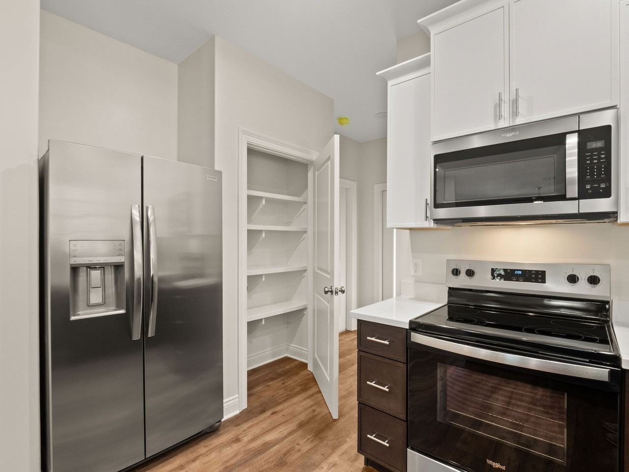 South Division St. 408 - Photo 6 of 16