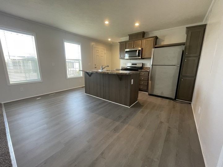 15835 Marentette Dr #512 - Photo 5 of 25