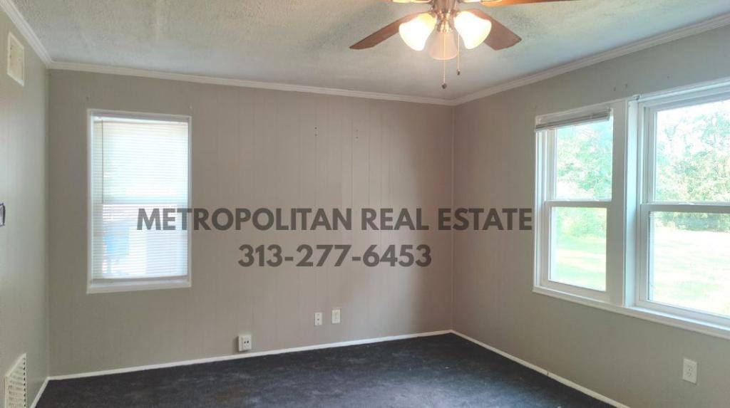 34214 Dayton Ct - Photo 2 of 9