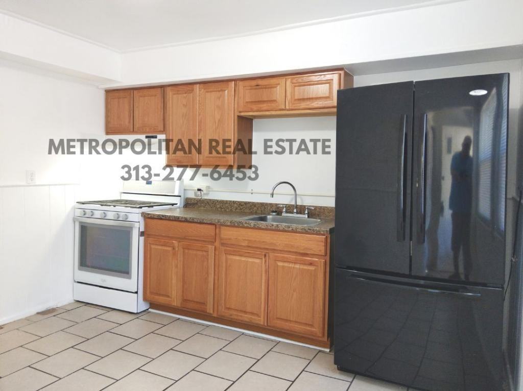 34214 Dayton Ct - Photo 5 of 9