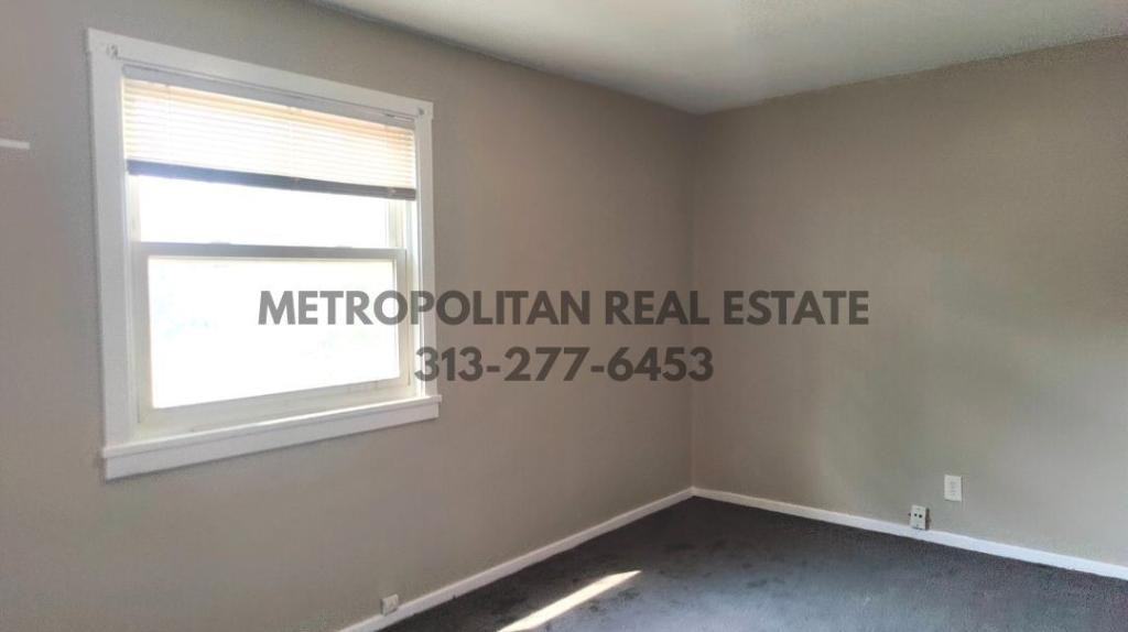 34214 Dayton Ct - Photo 6 of 9