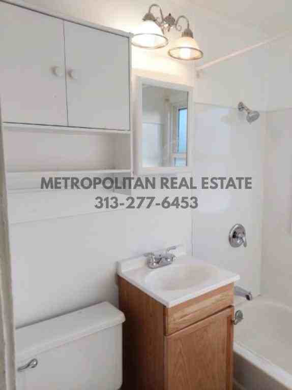 34214 Dayton Ct - Photo 7 of 9