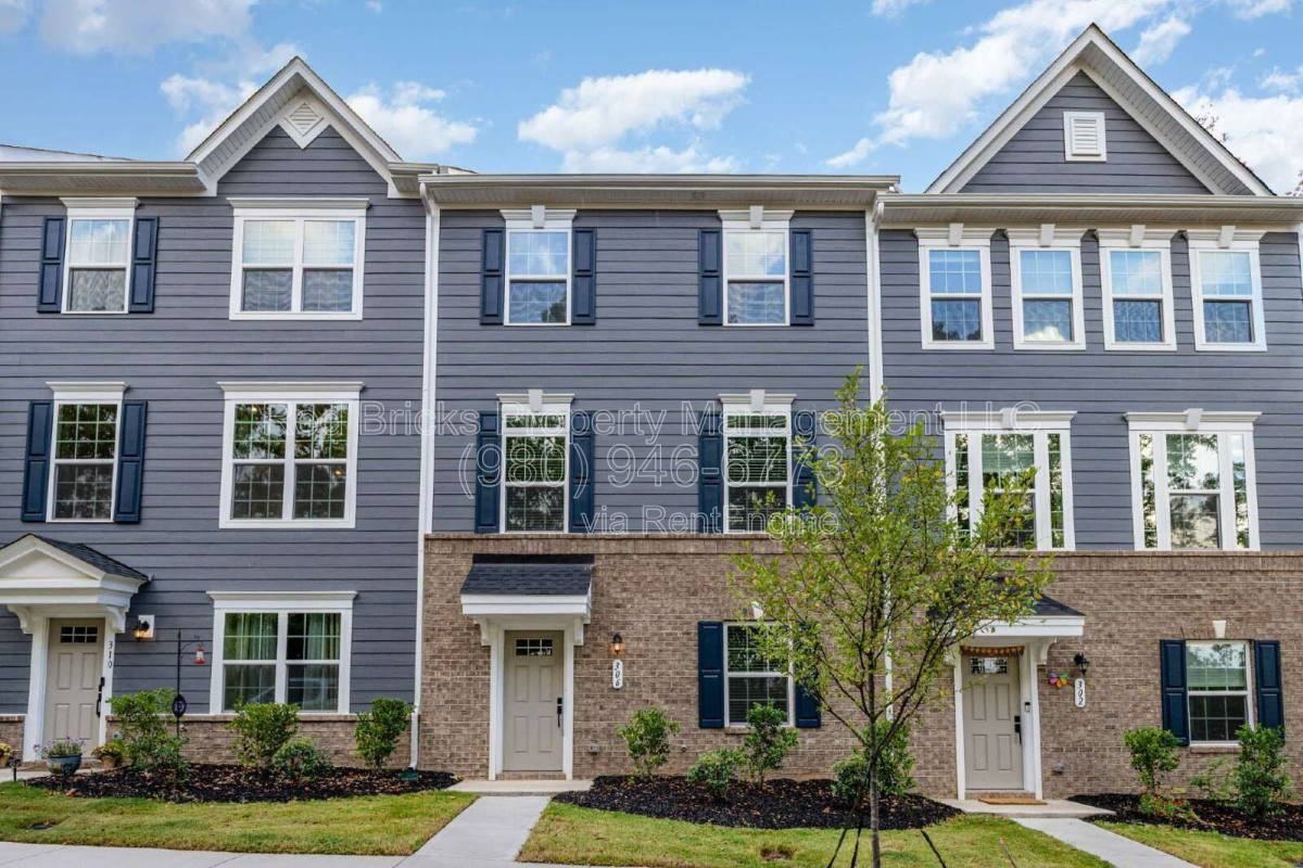 306 New Gallant Dr - Photo 2 of 10