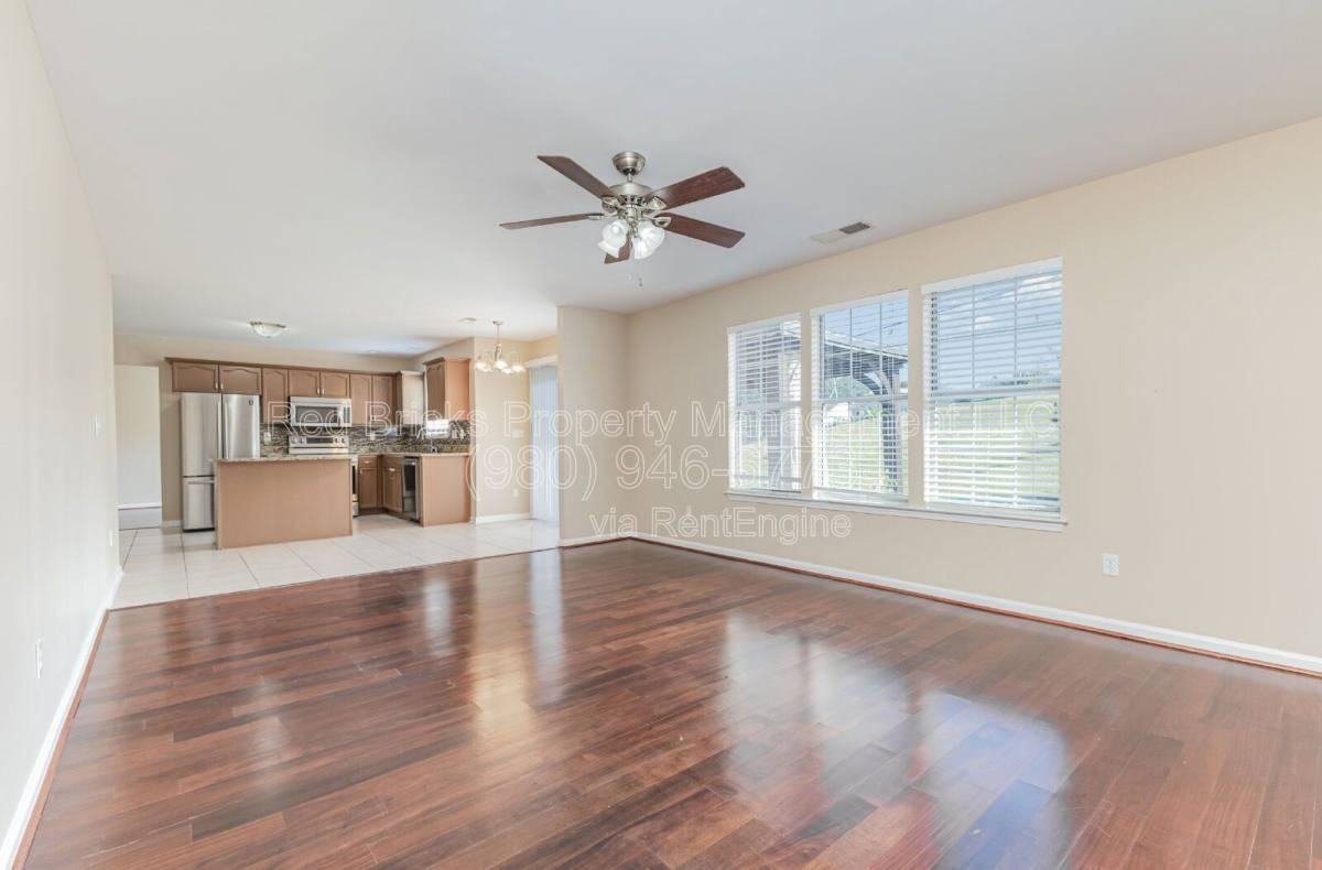 9626 Kenneth Glenn Dr - Photo 7 of 10