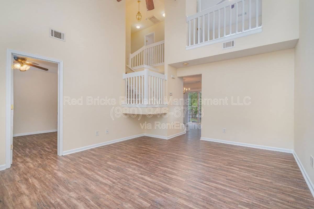 16849 Greenlawn Hills Ct - Photo 6 of 10