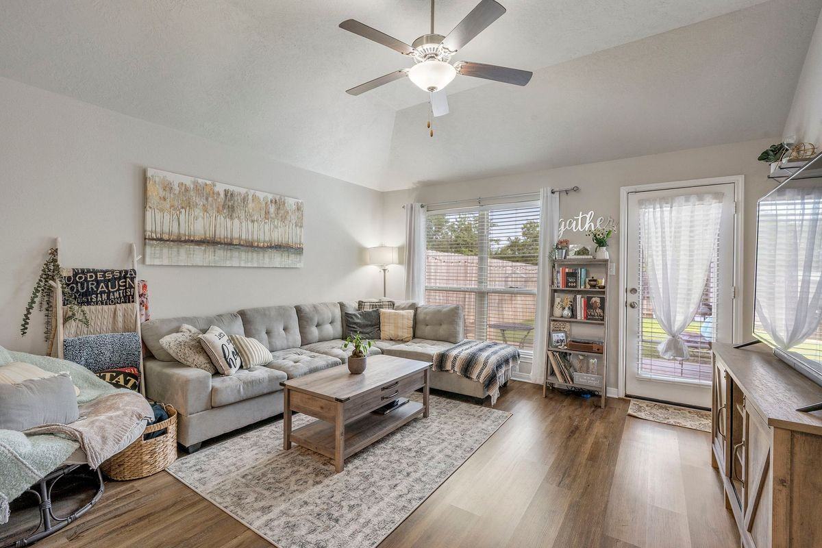 3700 Mckenzie St - Photo 2 of 15