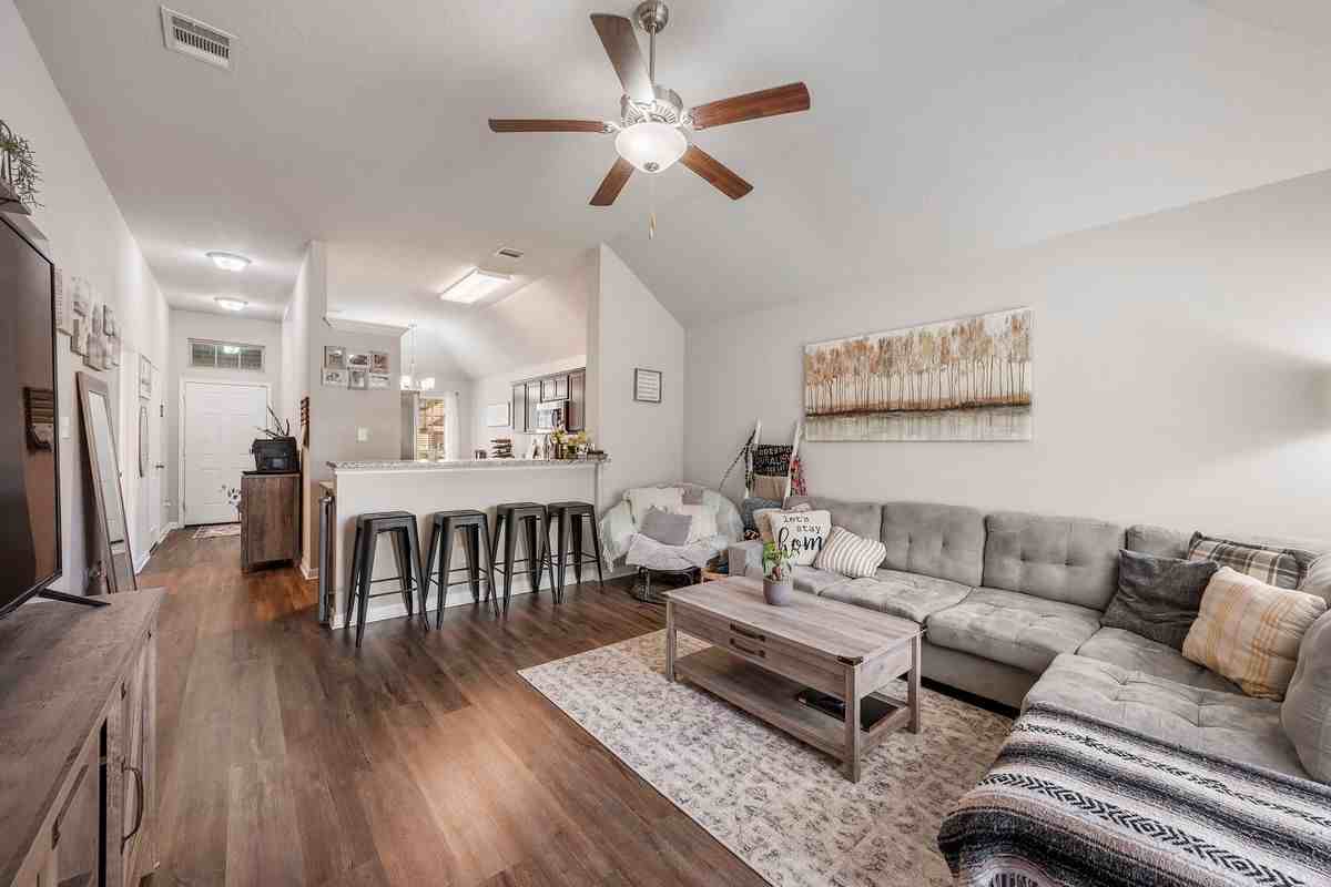 3700 Mckenzie St - Photo 3 of 15