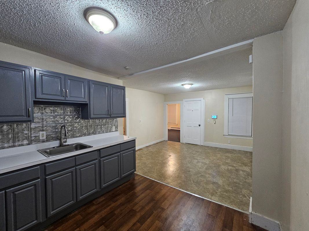 8 Edgar St ##1 - Photo 3 of 7