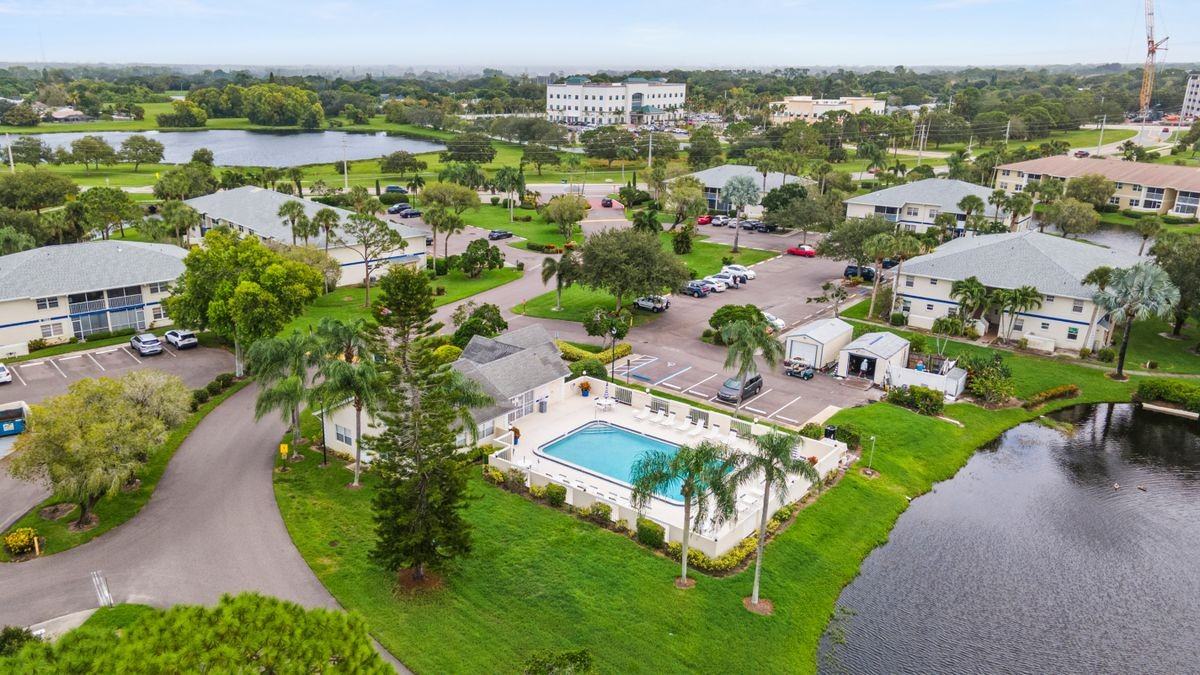 1507 Se Royal Green Cir - Photo 6 of 41