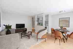 featured image of 805 Dahlia St