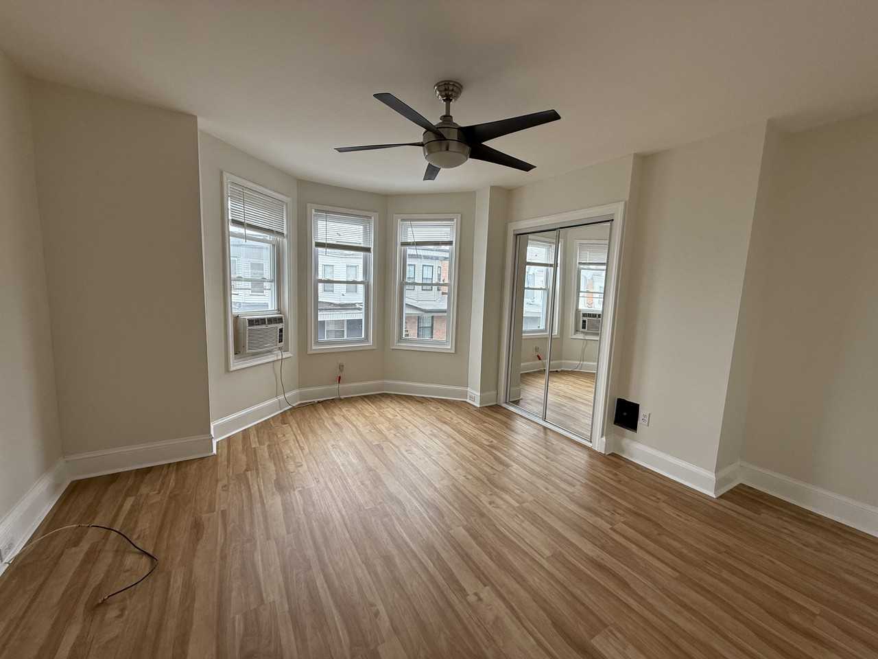 1461 North Hobart Street #FULL - Photo 3 of 16