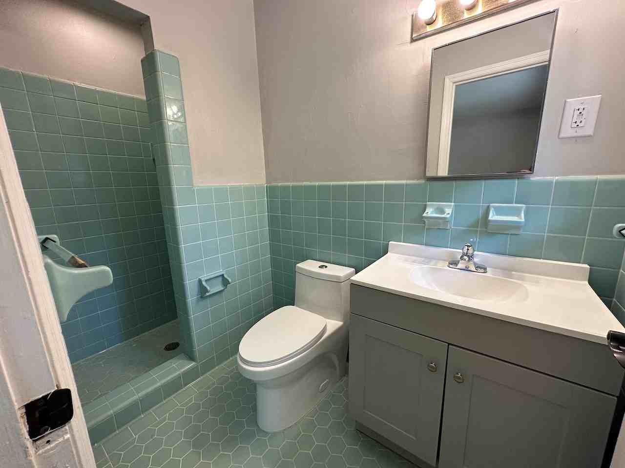 909 Riverbend Anx - Photo 3 of 13