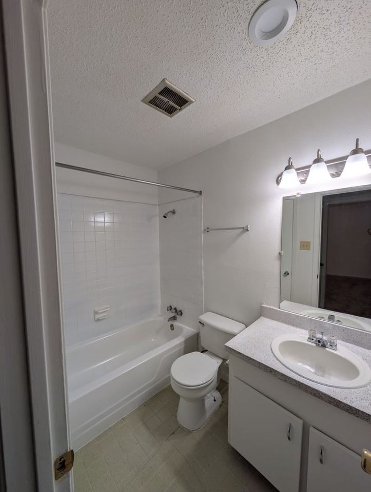 WOODS OF BROOKHOLLOW - Photo 6 of 22