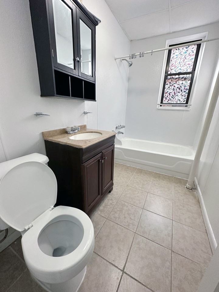 807 - Trefoil Manor - Photo 3 of 7