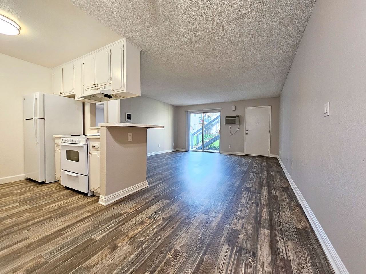 Sandalwood Apartments - Photo 3 of 32