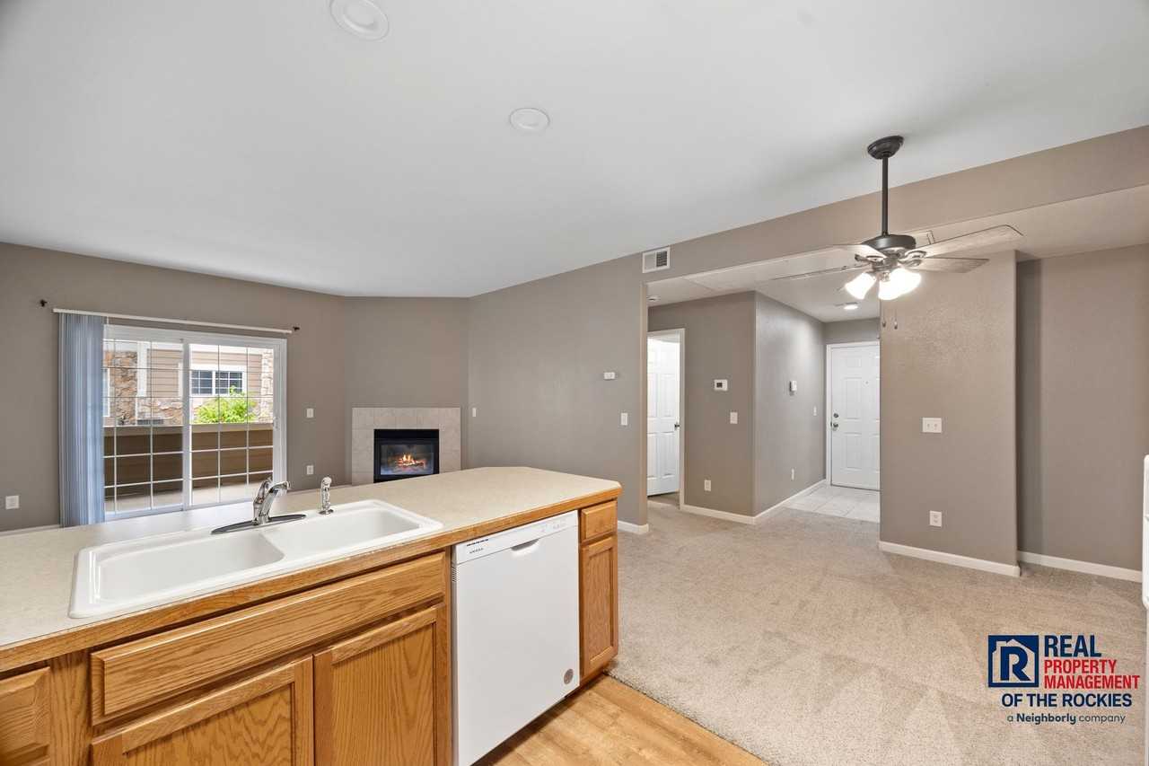 1280 Lake Cir Unit 11c - Photo 5 of 20