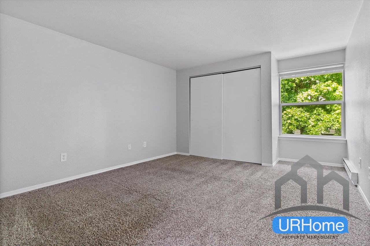 611 Se 190th Ave #102 - Photo 7 of 17