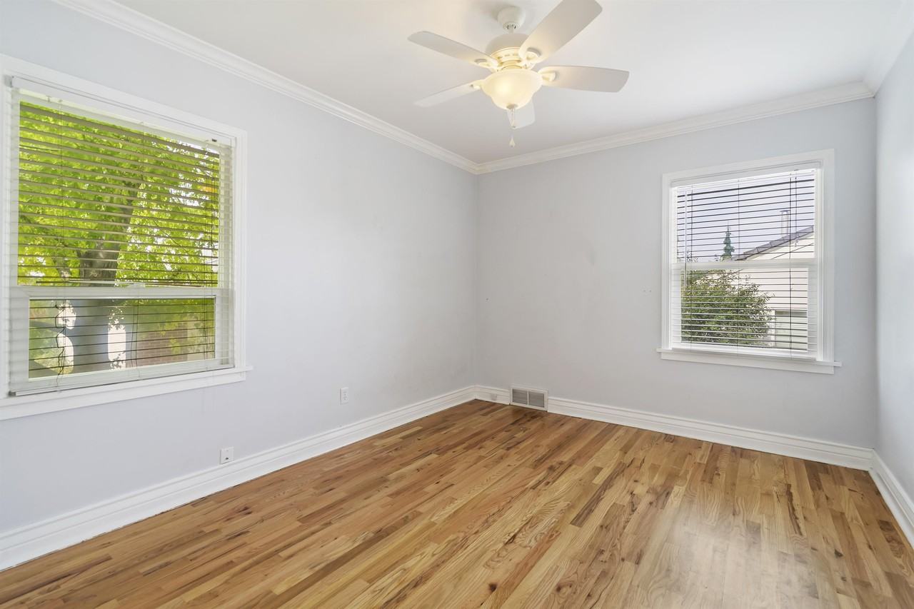 2326 E Bryan Ave - Photo 3 of 31