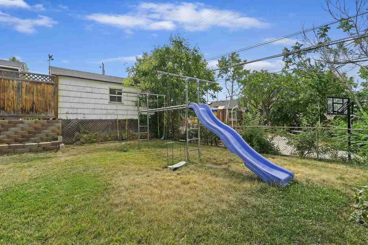 2326 E Bryan Ave - Photo 2 of 31