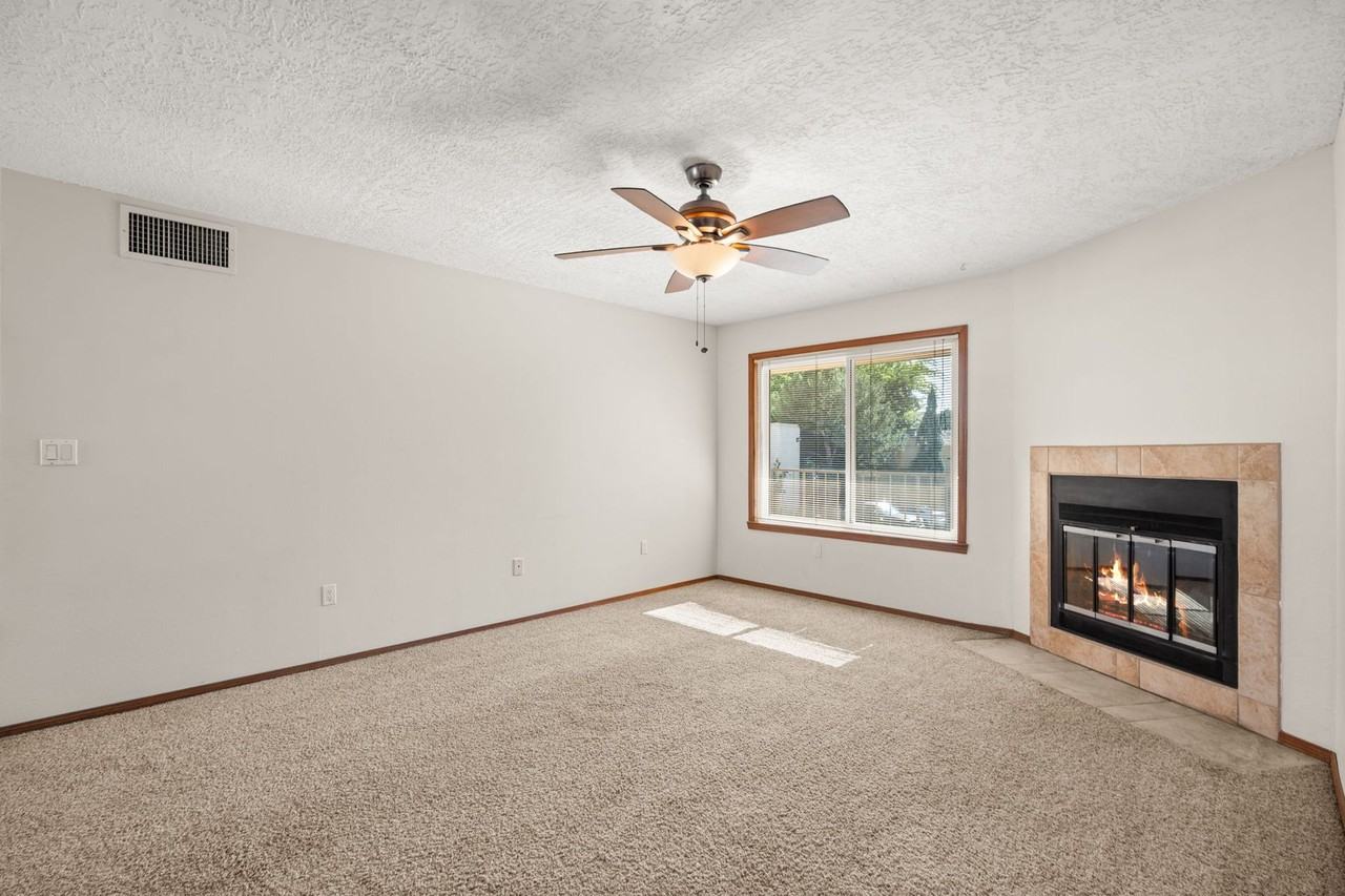 1/2 OFF FIRST MONTHS RENT - Photo 3 of 20