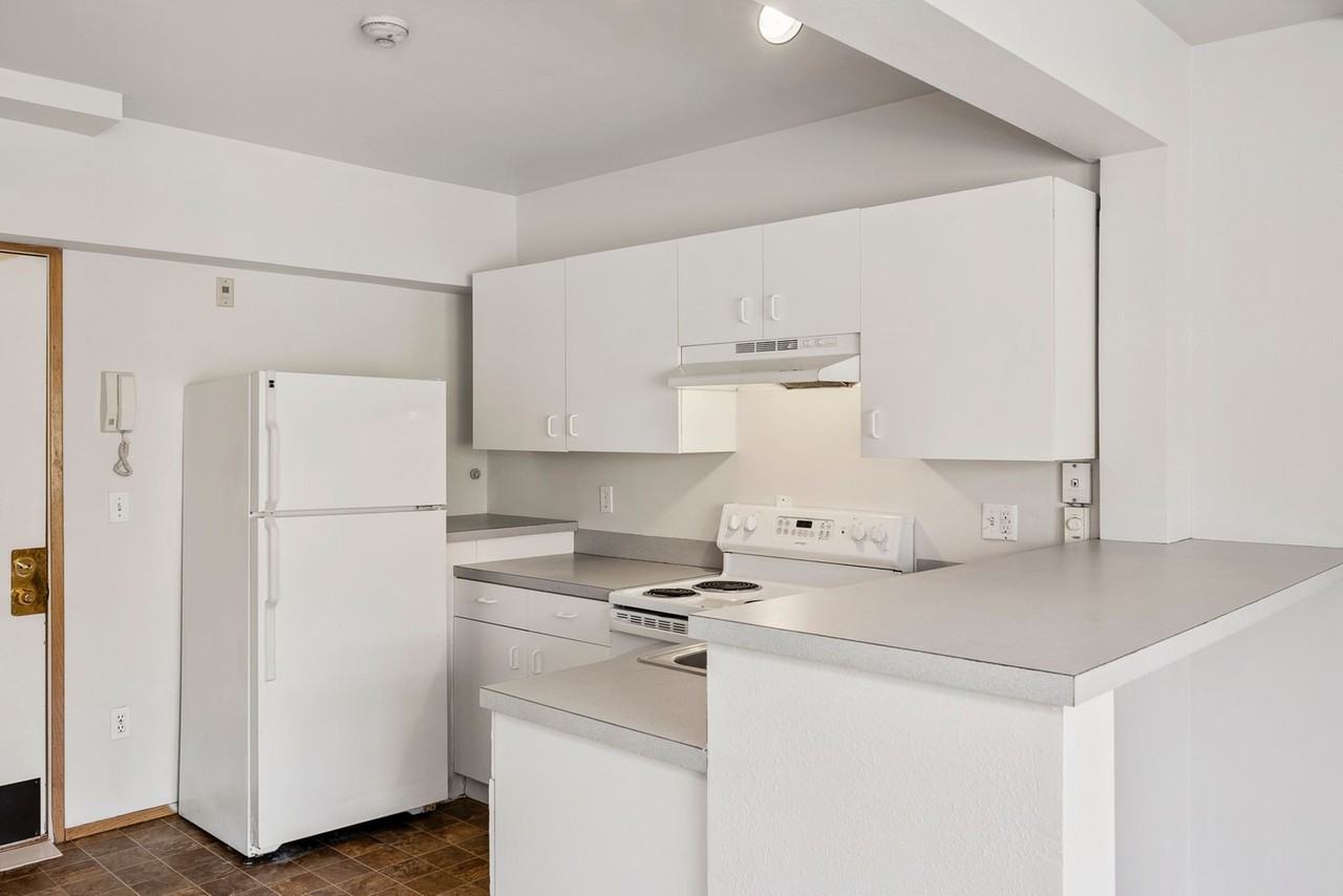 1828 Aparments - Photo 6 of 29