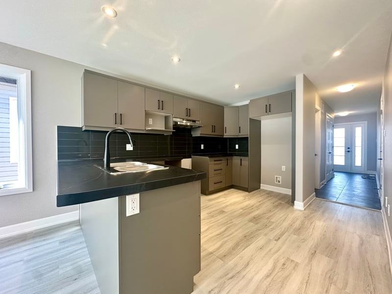 1232 Montblanc Cres - Photo 3 of 14