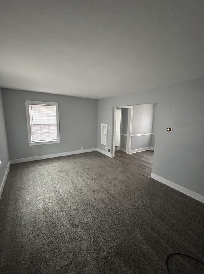 2319 Tytus Ave #2 - Photo 3 of 20