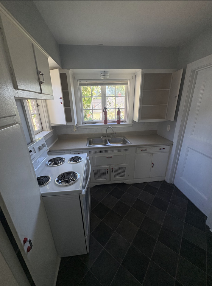 2319 Tytus Ave #2 - Photo 5 of 20