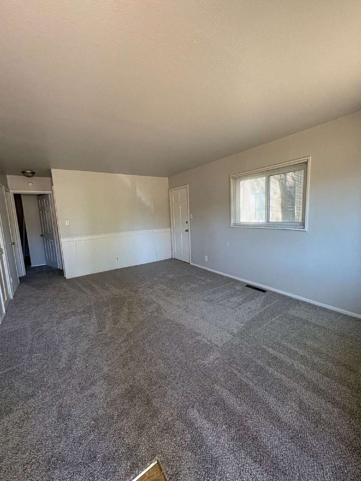 3132 Illinois Avenue - Photo 2 of 9