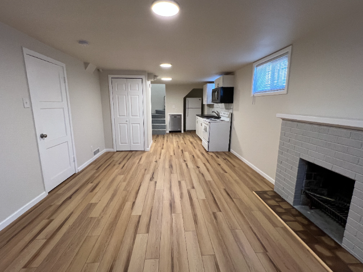 1001 E 22nd St Apt B - Photo 5 of 10