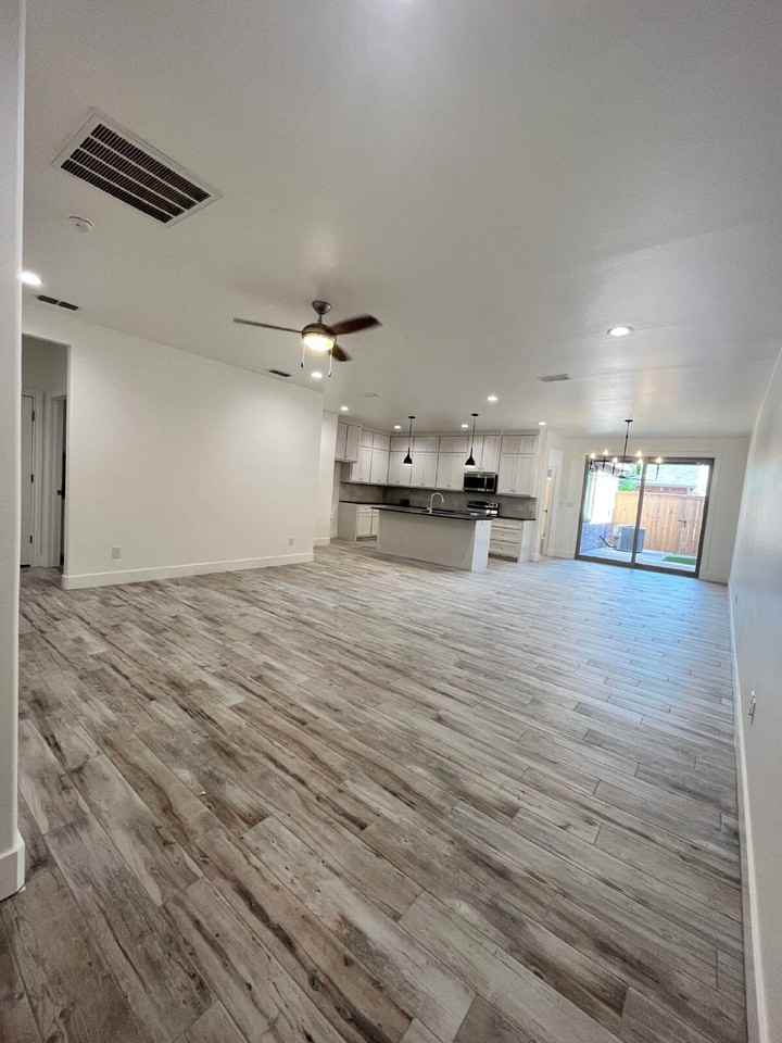 5102 58th St - Photo 3 of 19