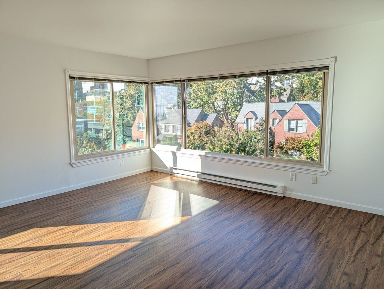 Tiki Apartments - Photo 5 of 23