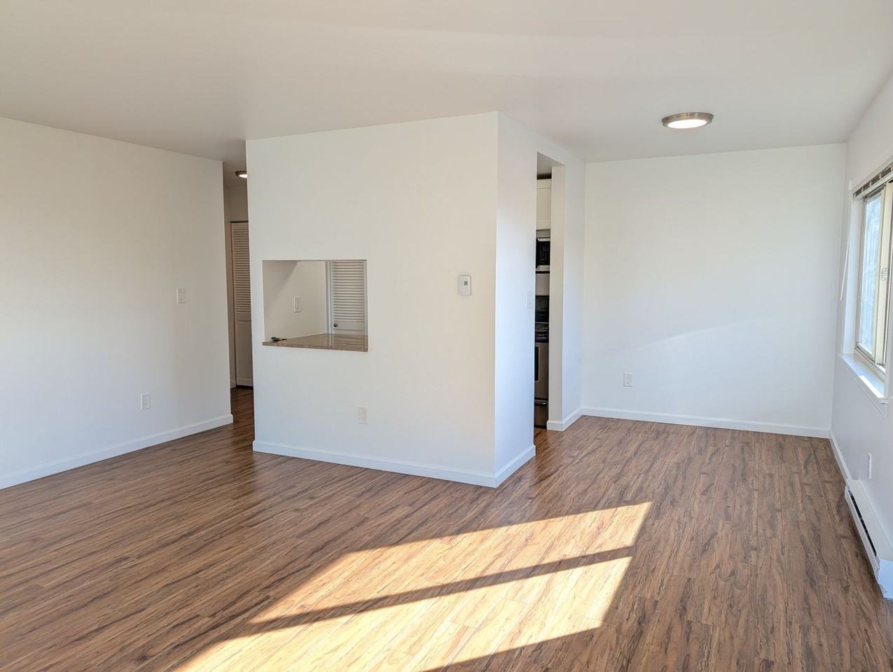 Tiki Apartments - Photo 6 of 23