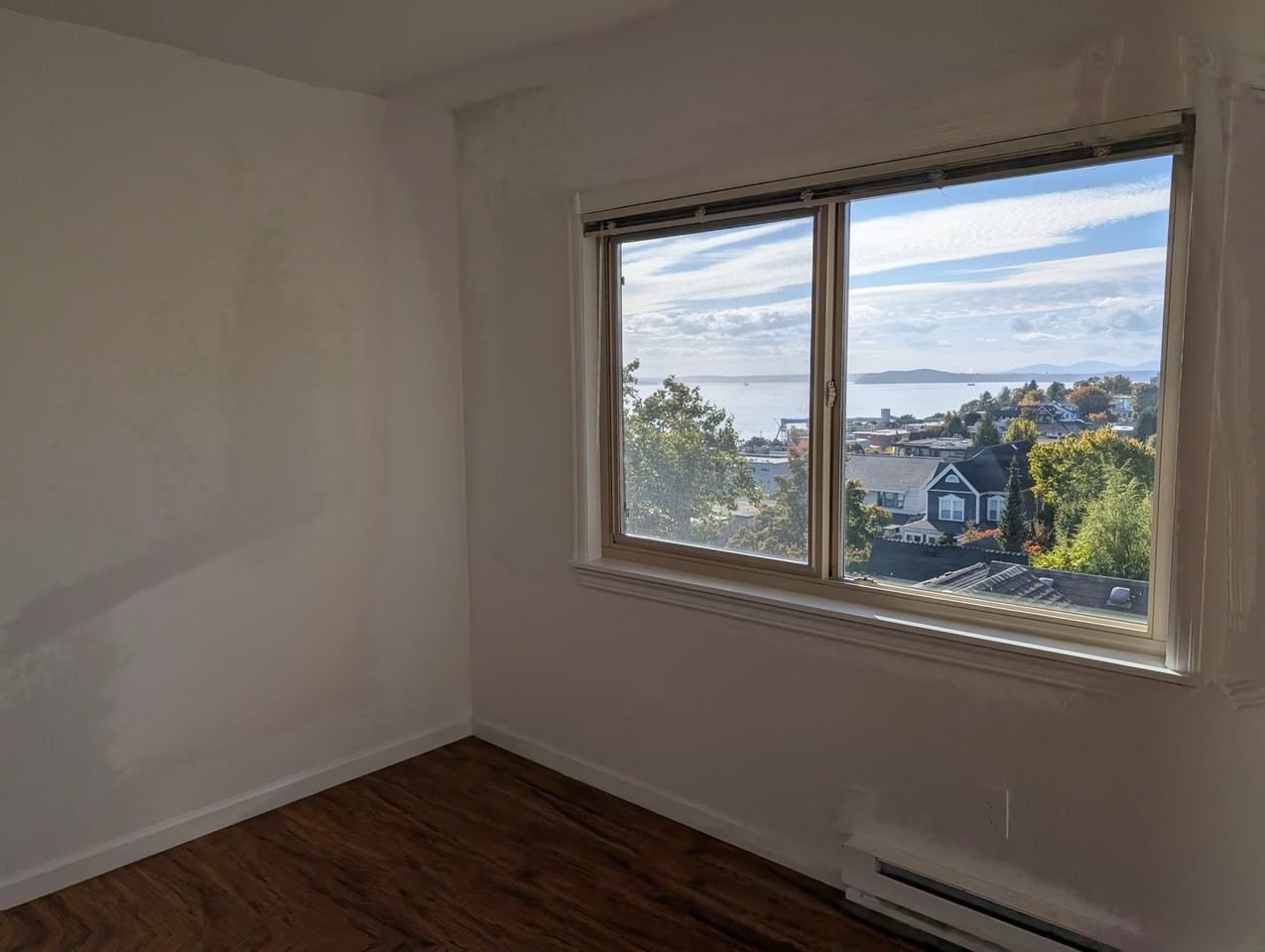 Tiki Apartments - Photo 7 of 23