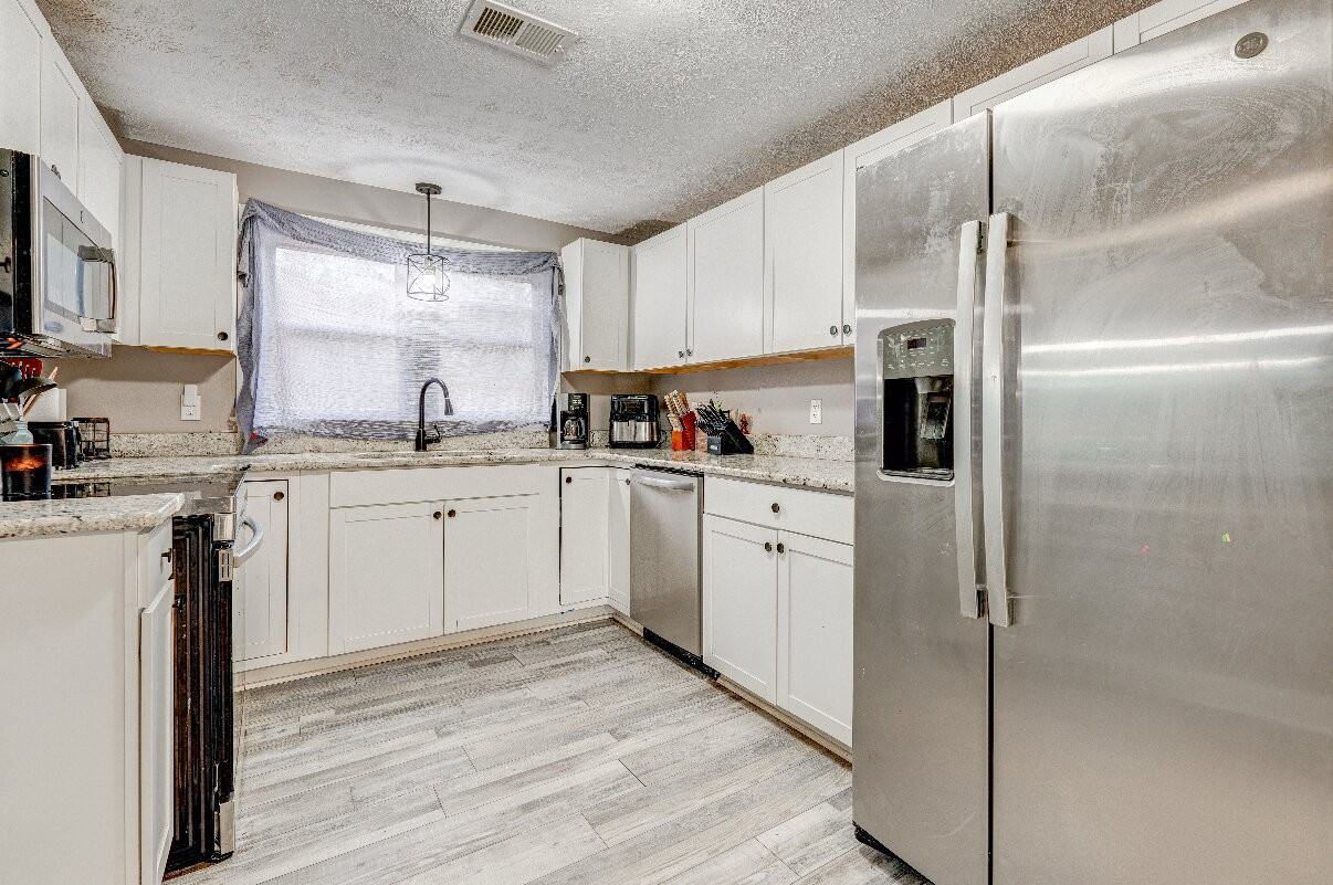34 Garth Ln - Photo 2 of 9