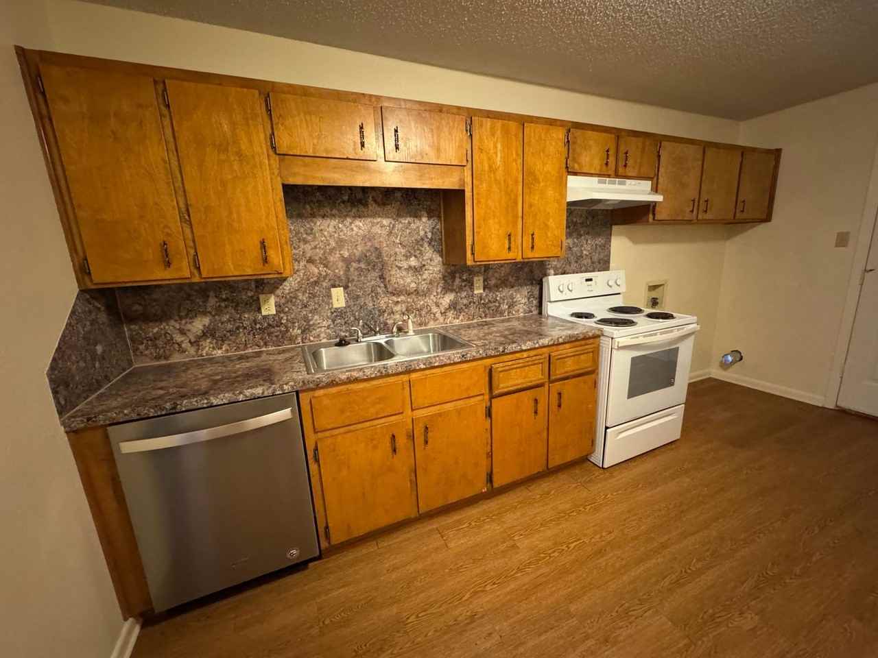 1107 White Ave - Photo 6 of 16